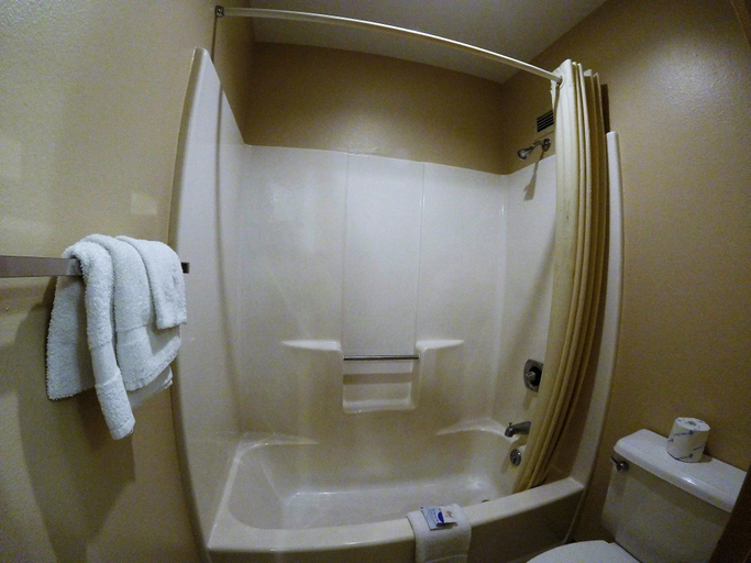Bathroom 4, Dexter Inn, Stoddard