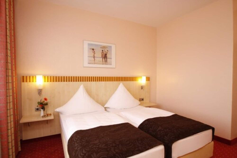 Bedroom 2, Hotel Kaiserhof, Wesel