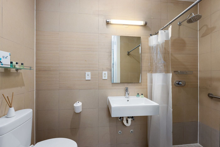 Bathroom 2, NEW The Gramercy Park Studios, New York