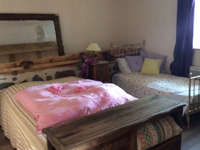 Bedroom 4, Le Clos de Masclaux, Haute-Loire