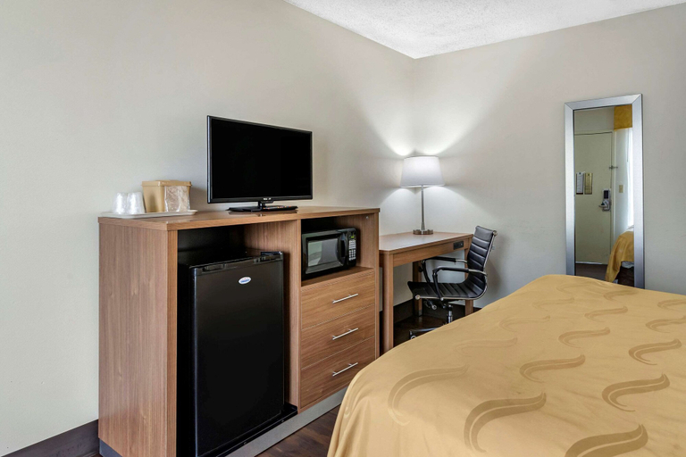 Bedroom 3, Quality Inn Brunswick, Glynn