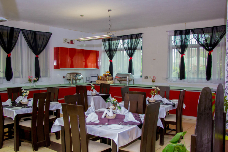 Food & Drinks 5, Bush House and Camp, Langata