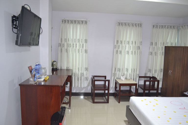 Bedroom 2, Hotel Oriana, Yangon