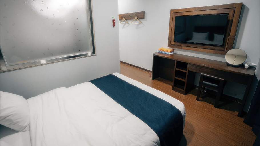 Bedroom 2, Ocean Spa Hotel, Goseong