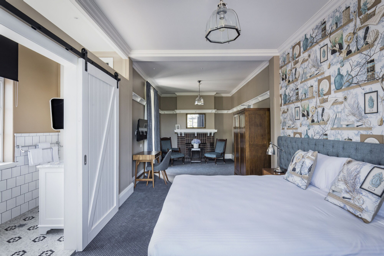 Bedroom 8