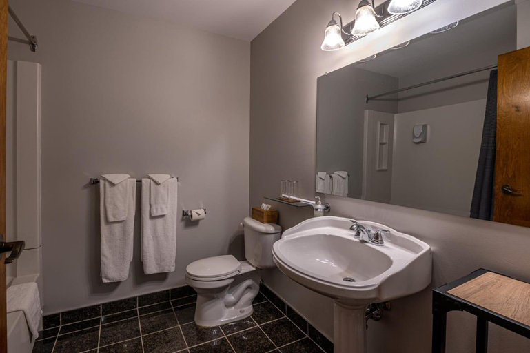 Bathroom 4, Manoir D'orsennens, Le Granit