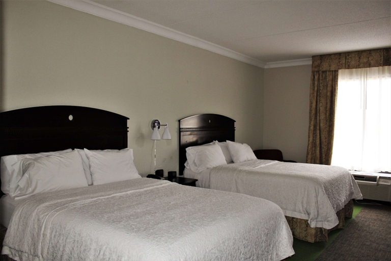 Bedroom 2, Hampton Inn Americus, Sumter