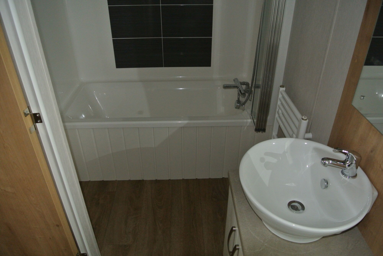 Bathroom 3, Royal Oak Caravan Park, Lincolnshire