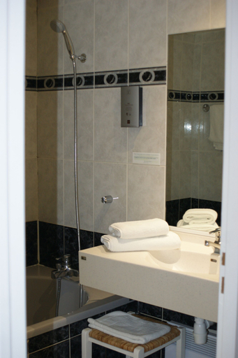 Bathroom 4, Hôtel Blanc, Haute-Savoie