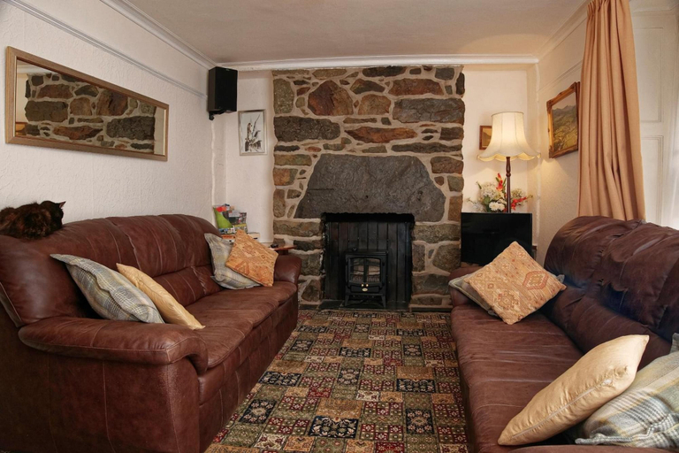 Others 5, Ivy House, Gwynedd