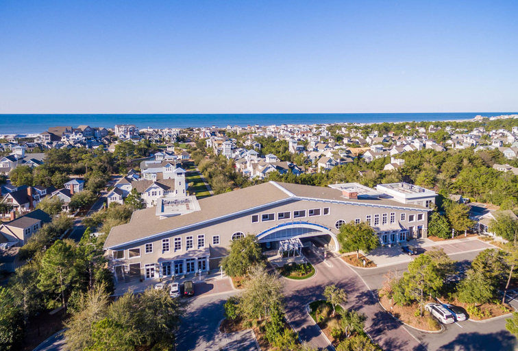 Exterior & Views