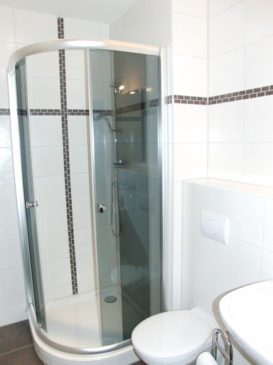 Bathroom 4, Hotel Garni Am Kirchplatz, Ilm-Kreis