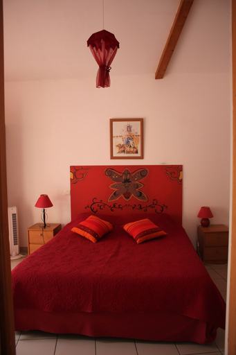 Bedroom 3, Clos Pezat, Gironde