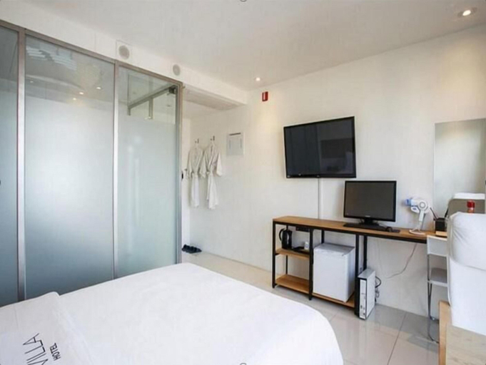 Bedroom 5, Lavilla Hotel, Eun-pyeong