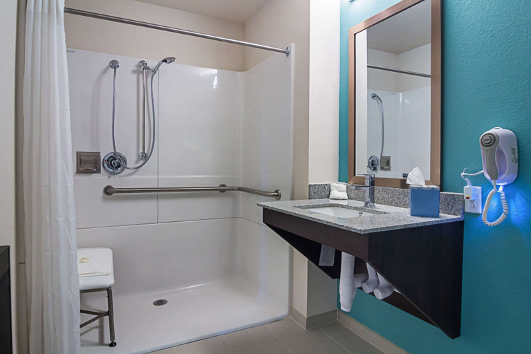 Bathroom 4, Suburban Studios Monaca - Pittsburgh, Beaver