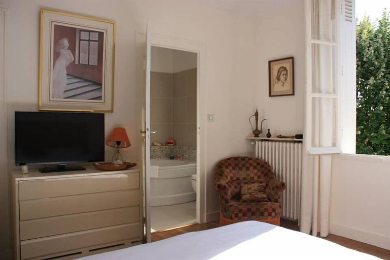 Bedroom 4, Jardins en Ville, Charente