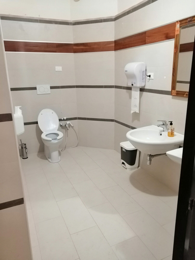 Bathroom 5, Hotel Podio, Teramo