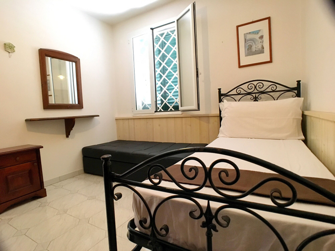 Bedroom 4, Appartamento Acton - Piano Terra, Lecce