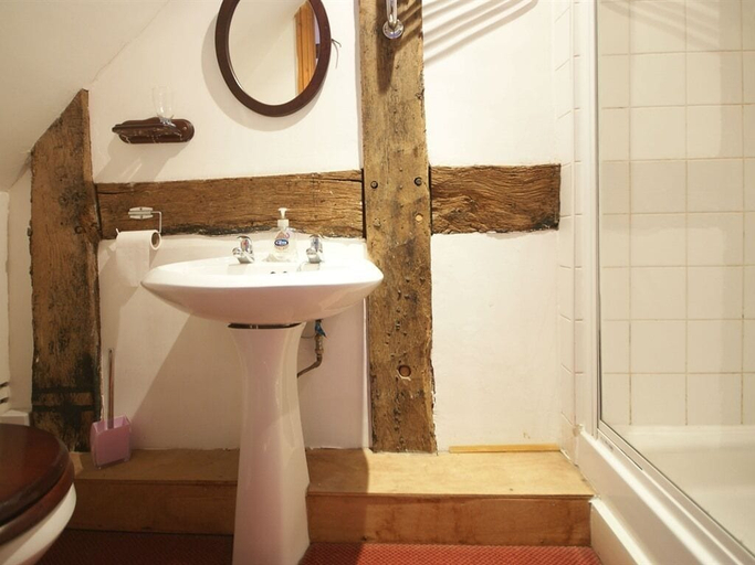 Bathroom 3, The Inn at Bromyard, Herefordshire