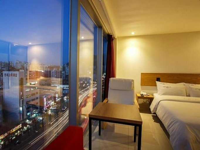 Bedroom 3, Lavilla Hotel, Eun-pyeong