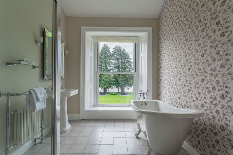 Bathroom 4, Mansion House Llansteffan, Carmarthenshire