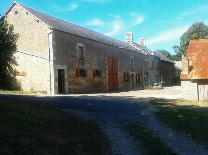 Exterior & Views 2, Au fer à cheval, Orne