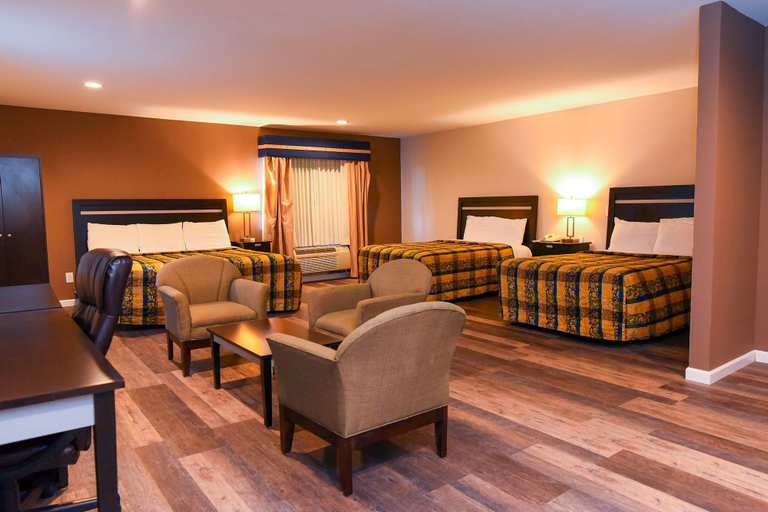 Bedroom 3, Capital Inn & Suites, Rensselaer
