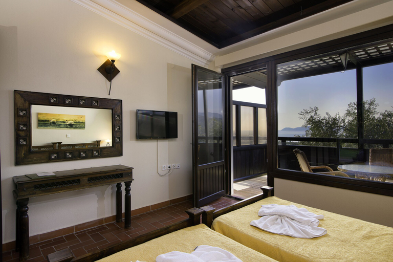 Bedroom 3, Kallisti Hotel, East Macedonia and Thrace