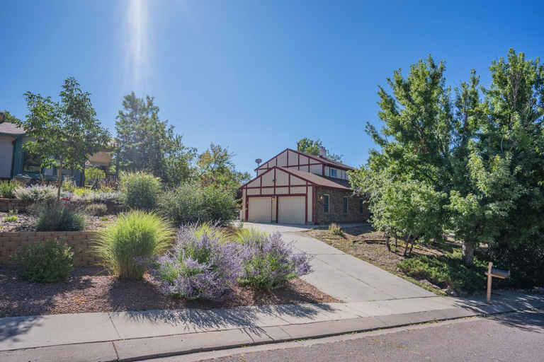 Exterior & Views 2, 4 BR Country Home in Suburbs W/trails & Parks, El Paso