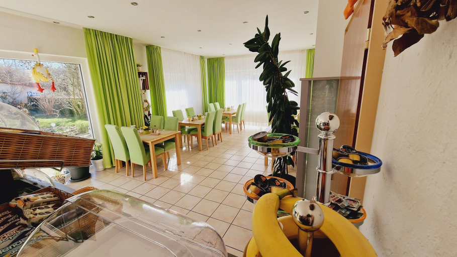 Food & Drinks 5, Hotel Garni Superior, Reutlingen