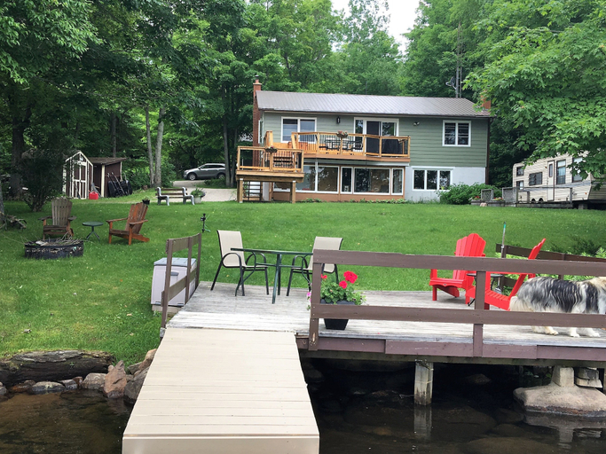 Exterior & Views 2, TO Stays - Waterfront Lake House Retreat, Parry Sound