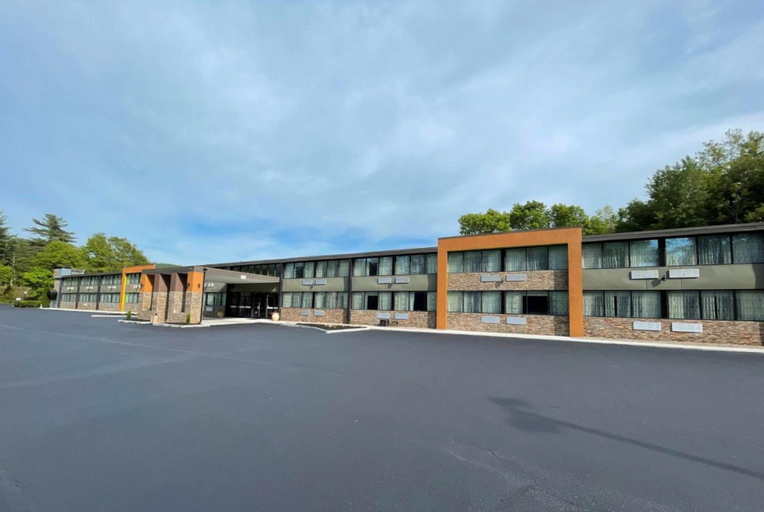 Wingate by Wyndham Lake George, Warren
