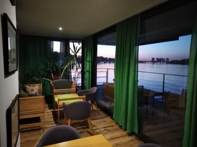 Others 5, B&B Boatel Charlie, Belgrade