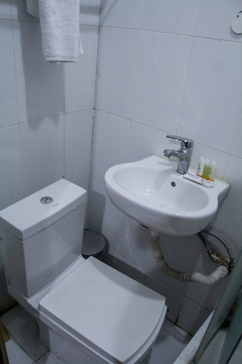 Bathroom 3, Banex Hotel And Suites, Shomolu