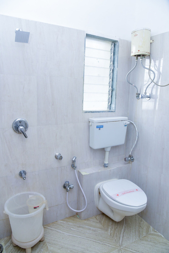 Bathroom 5, Evergreen Hotel, Mumbai Suburban