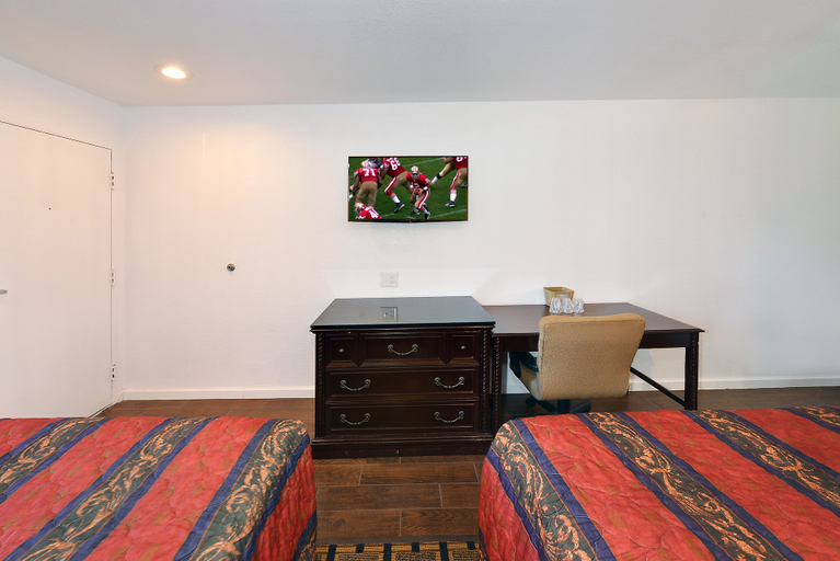Bedroom 4, Budget Inn, Sonoma