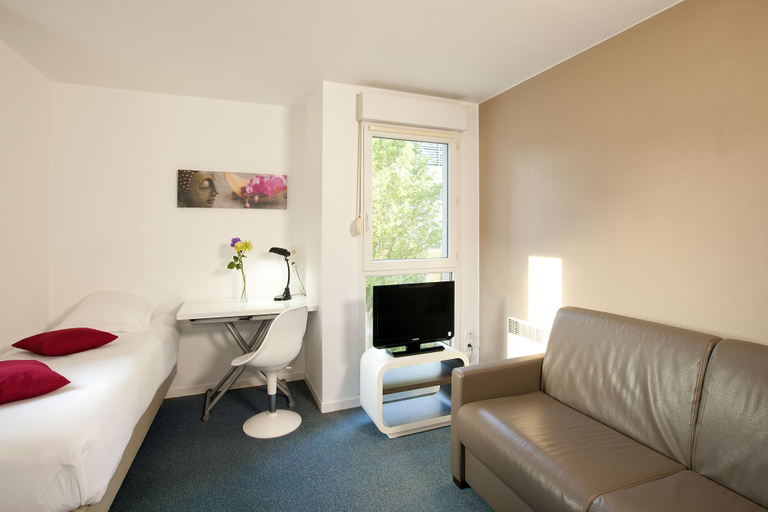 Bedroom 2, Séjours & Affaires La Rochelle Les Minimes, Charente-Maritime