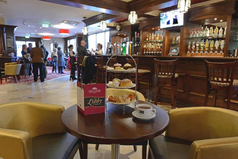 Food & Drinks 3, Dillons Hotel