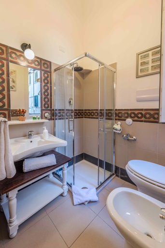 Bathroom 5, B&B Palazzo Benso, Palermo