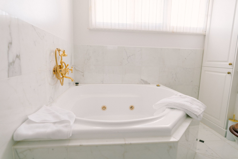 Bathroom 4, Chateau Yering Hotel, Yarra Ranges - Seville