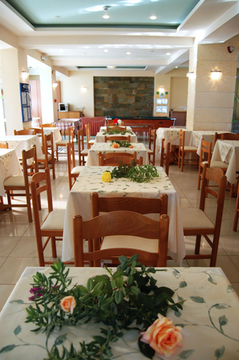 Food & Drinks 4, Commodore Complex, Ionian Islands