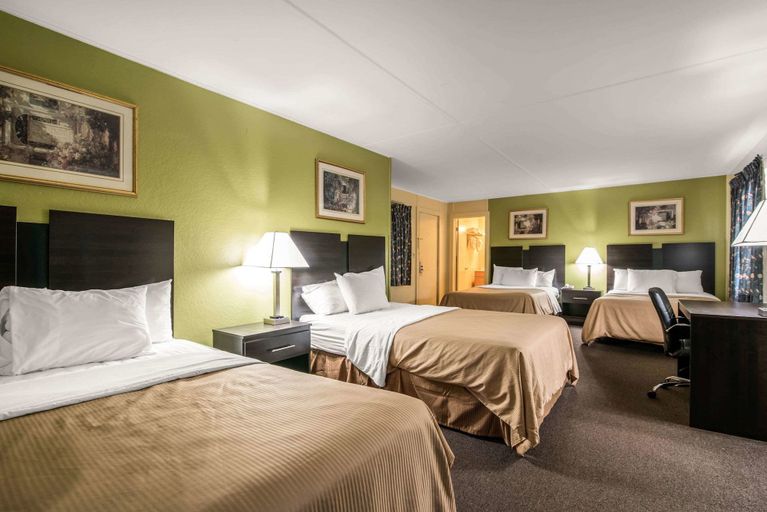 Bedroom 2, Rodeway Inn, Rutland