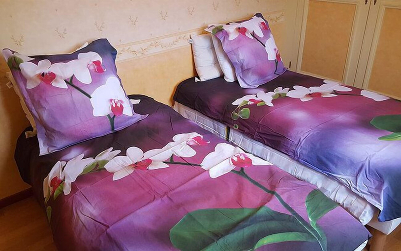 Bedroom 4, Camden House and Castle, Orne