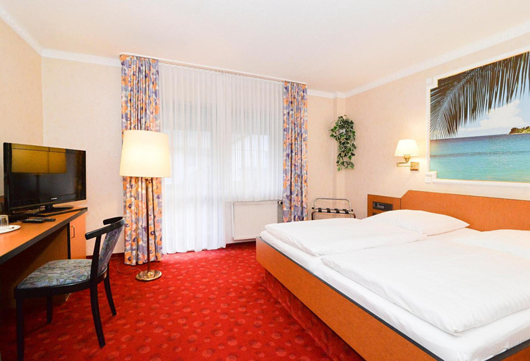 Bedroom 2, Landgasthof & Hotel Waldow, Spree-Neiße