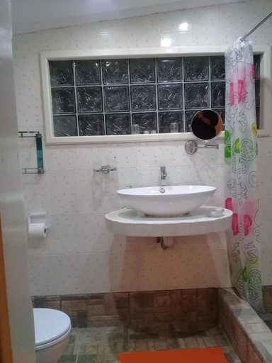 Bathroom 3, Chez Memere Holiday Apartments