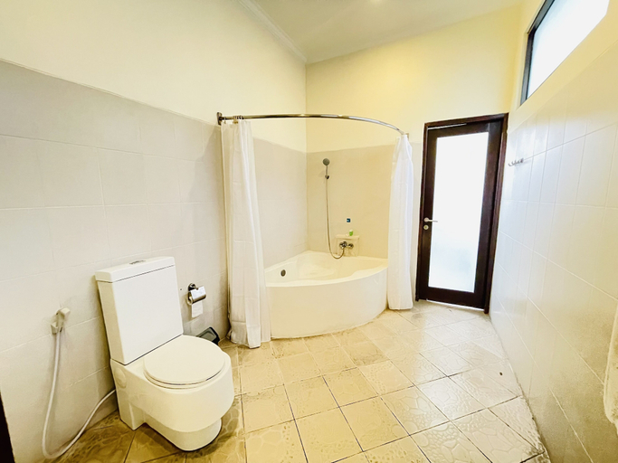 Bathroom 5, Mutiara Bali, Karangasem