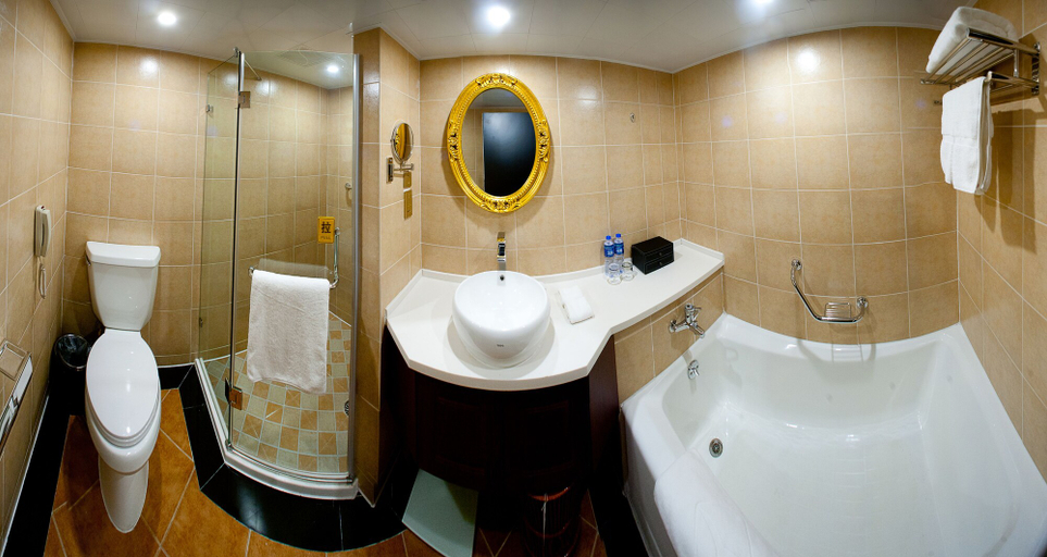 Bathroom 5, Jinling Mandarin Garden Hotel Nanjing, Nanjing