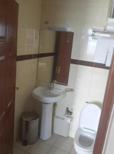 Bathroom, Mash Park Hotel Nairobi, Kibra