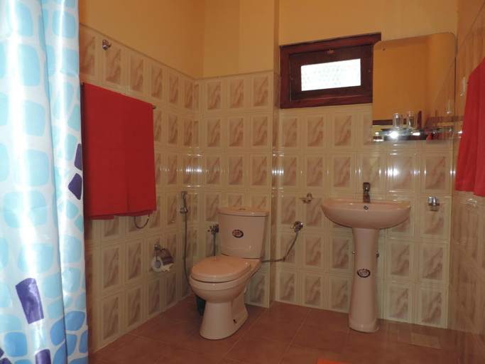 Bathroom 4, Rainforest Lodge, Kotapola