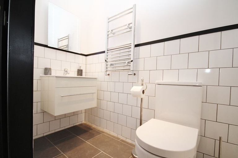 Bathroom 3, 6 Portobello Road, London
